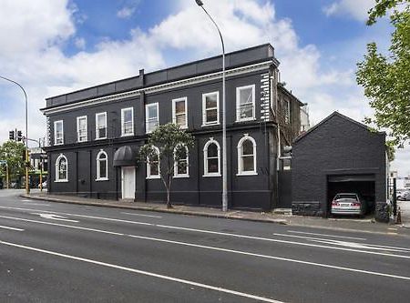 215 Edinburgh Castle Hostel Auckland Exterior photo