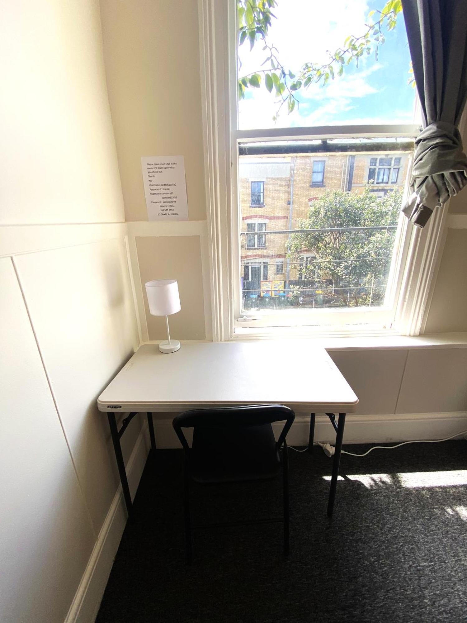 215 Edinburgh Castle Hostel Auckland Exterior photo